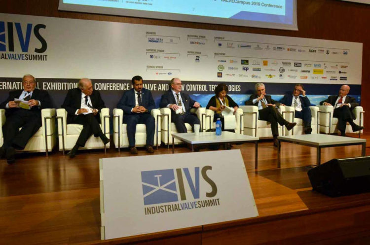 ivs_2019_conferences21-1030×682