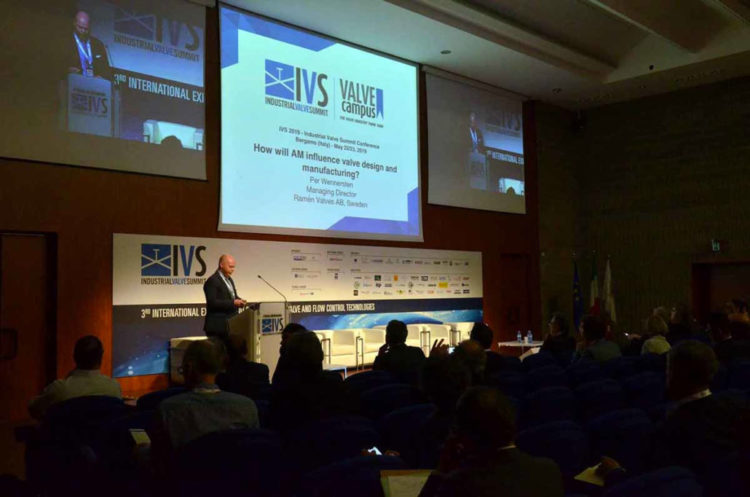 ivs_2019_conferences31-1030×682