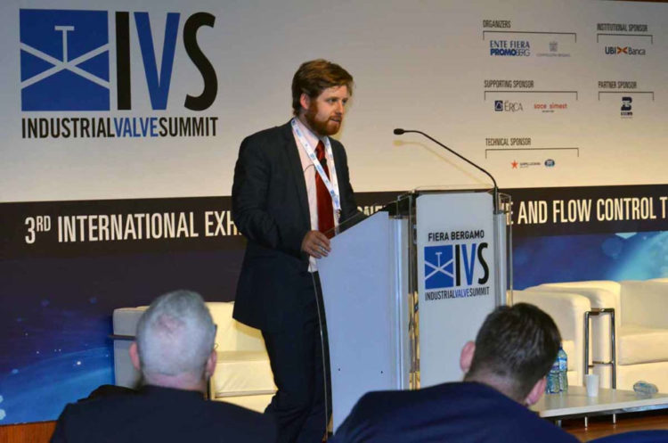 ivs_2019_conferences45-1030×682